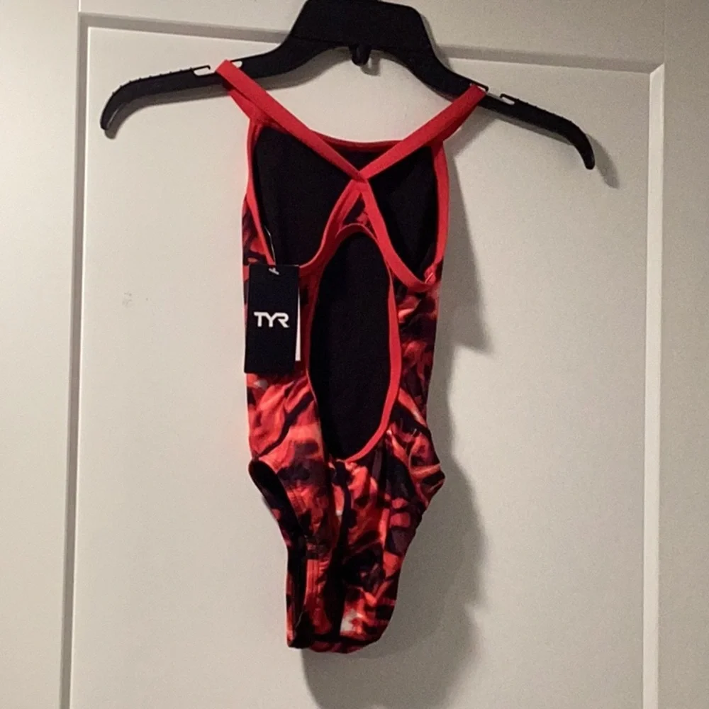 TYR Girls Durafast Lite Diamondfit Swimsuit Electro Red One Piece Size 22 DELT7Y